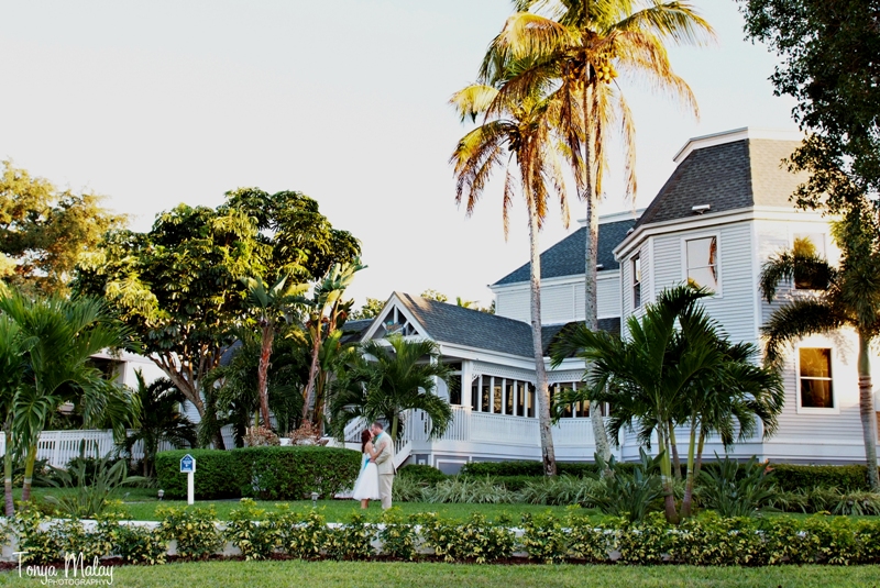 intimate sanibel island wedding
