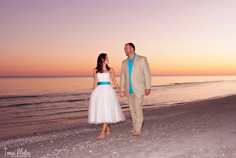 intimate sanibel island wedding