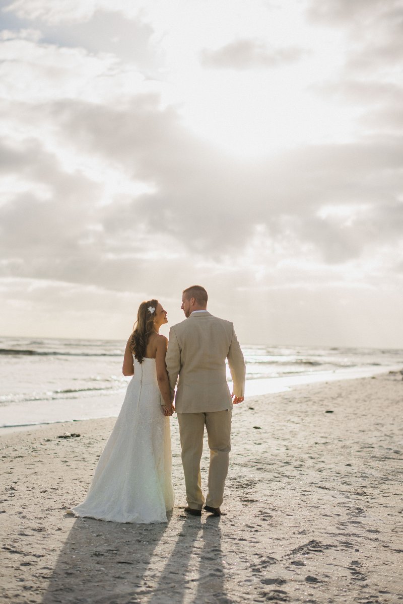 Simple & Elegant Sanibel Island Wedding - Casa Ybel Resort { Jessica + Jeff }