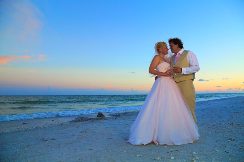 Southern Beach Wedding: Casa Ybel Resort, Sanibel, FL