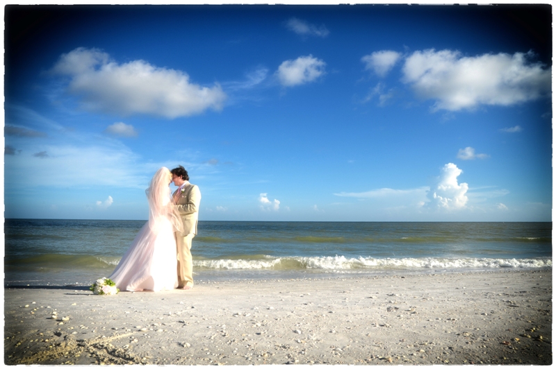 Southern Beach Wedding: Casa Ybel Resort, Sanibel, FL